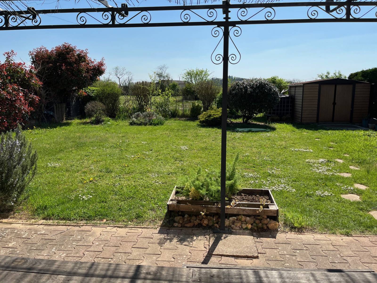 VILLIEU-LOYES-MOLLON - Maison familiale avec charme et confort