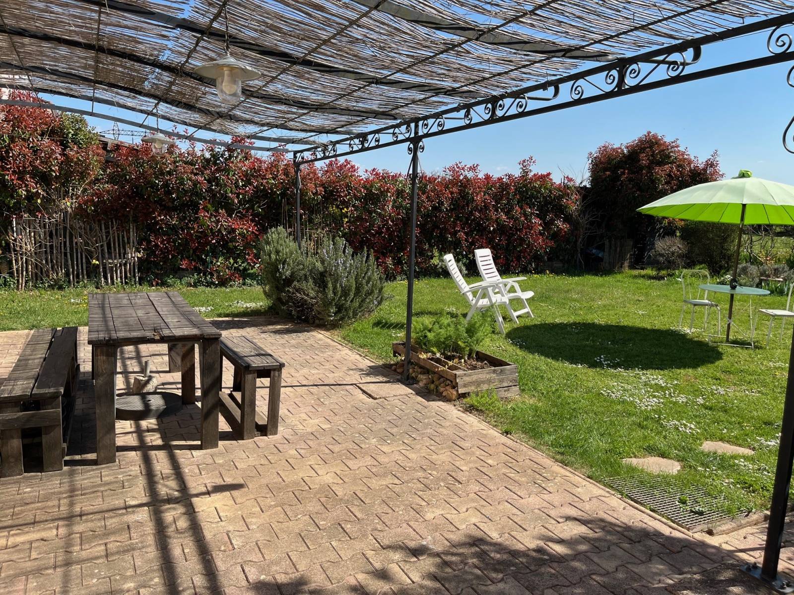 VILLIEU-LOYES-MOLLON - Maison familiale avec charme et confort