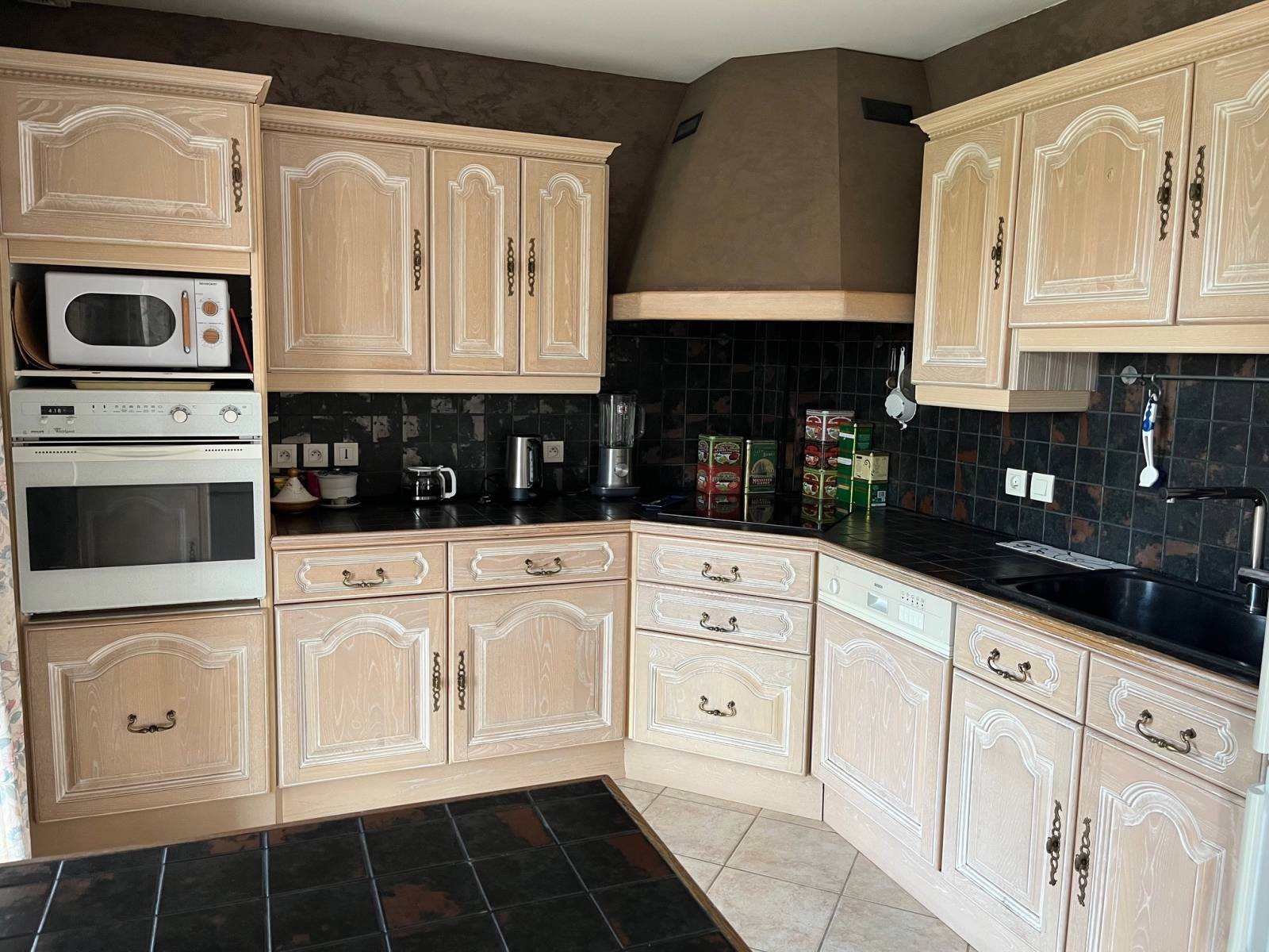 VILLIEU-LOYES-MOLLON - Maison familiale avec charme et confort