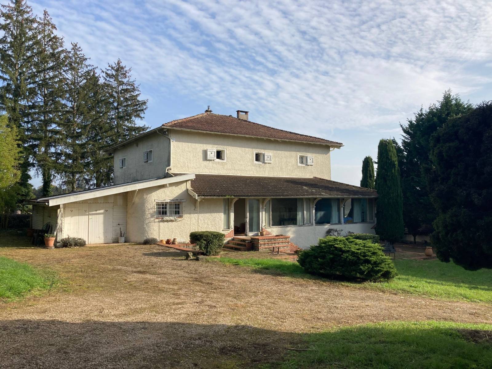 RIGNIEUX LE FRANC - Propriété de caractère avec parc arboré 480  m2