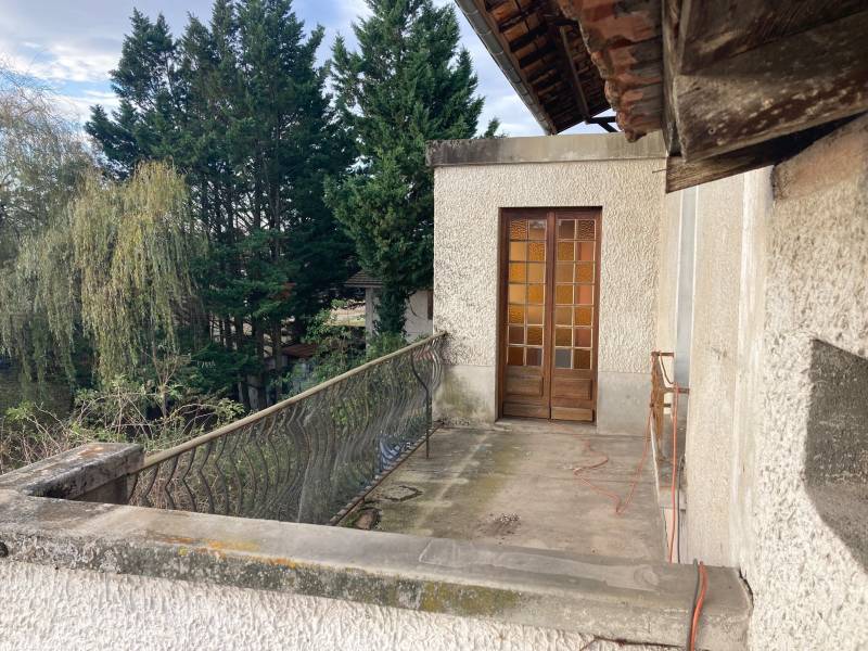 BALAN-LA VALBONNE - Propriété d'exception - 2709 m² -