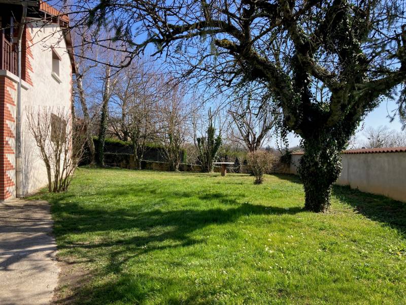 CRANS - BELLE MAISON ANCIENNE RENOVEE DE 188 M2 SUR TERRAIN 897 M2