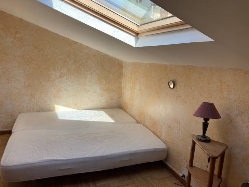 CRANS - BELLE MAISON ANCIENNE RENOVEE DE 188 M2 SUR TERRAIN 897 M2