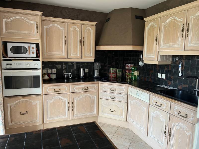 VILLIEU-LOYES-MOLLON - Maison familiale avec charme et confort