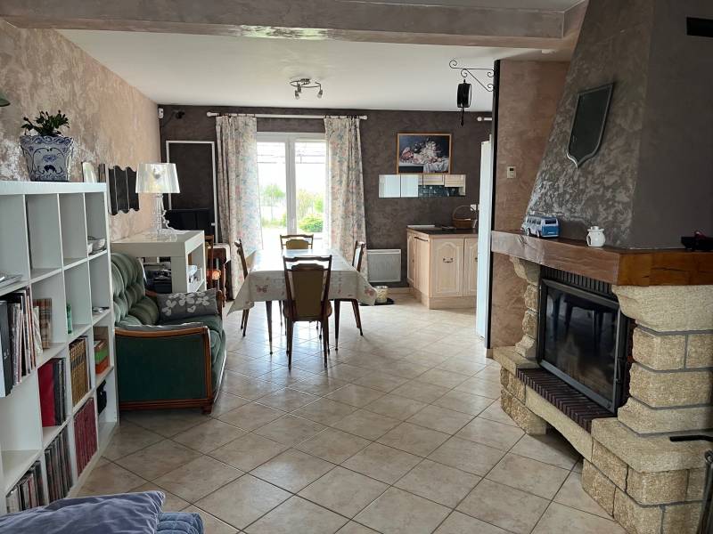 VILLIEU-LOYES-MOLLON - Maison familiale avec charme et confort