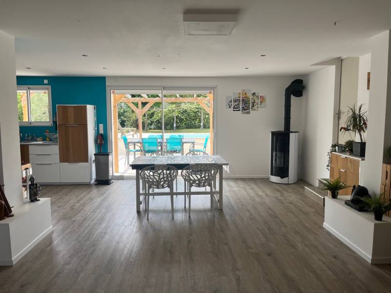 SAINT-BONNET-DE-MURE - Maison familiale d'exception avec piscine et panneaux solaires