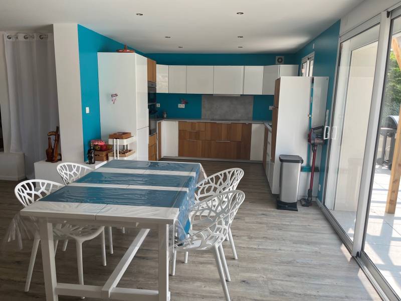 SAINT-BONNET-DE-MURE - Maison familiale d'exception avec piscine et panneaux solaires