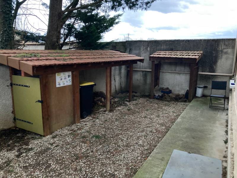 BALAN - APPARTEMENT EN RDC AVEC TERRASSE ET JARDINET